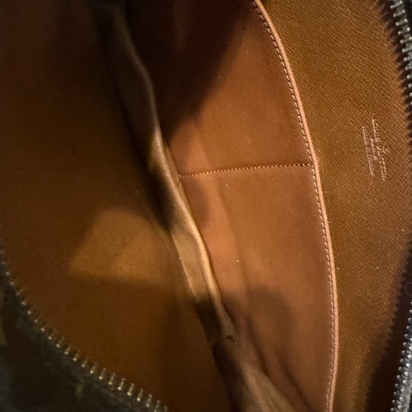 Louis Vuitton Compiegne 28 Clutch - Picture 7 of 10